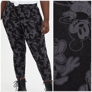 NWT Torrid 3X Disney Mickey & Friends Cropped Legging